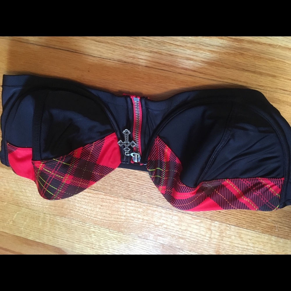 Strapless bra